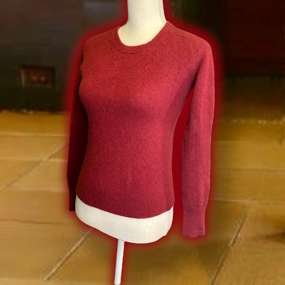 AG Adriano Goldschmied ‘Rylea’ 100% Cashmere Crewneck Sweater in “Cabernet” Red - Picture 13 of 14